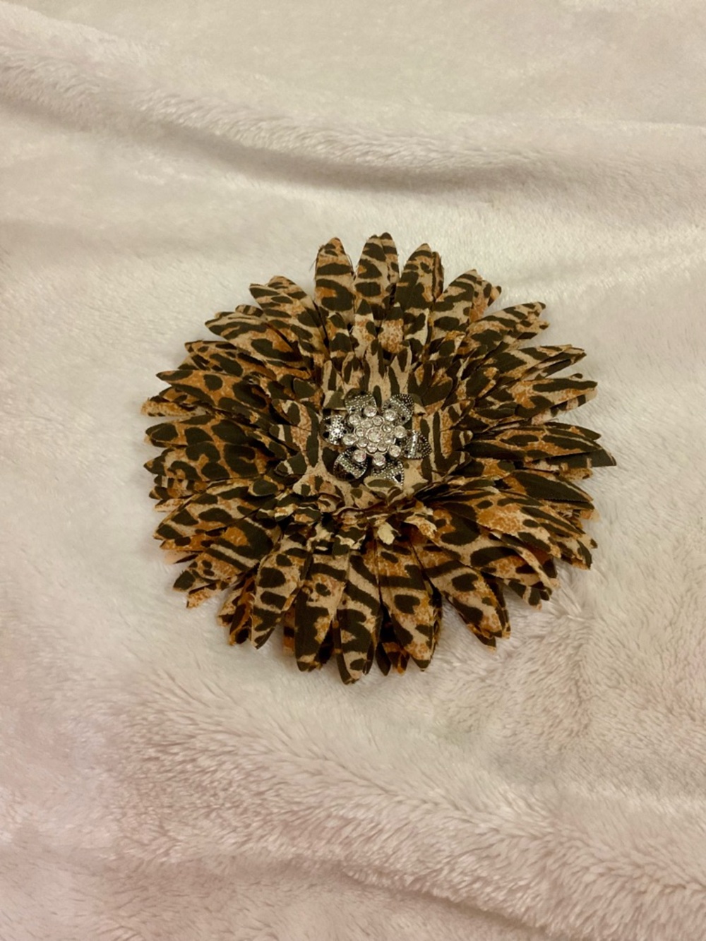 British Flat Top Wide Brim White Straw Hat Detachable Leopard Print Clip NWOT - Picture 8 of 14